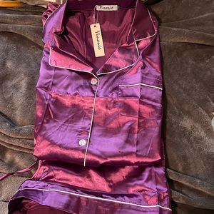 ❤️Cute Satin PJ set❤️